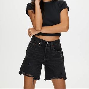 Levi’s 501 mid thigh shorts